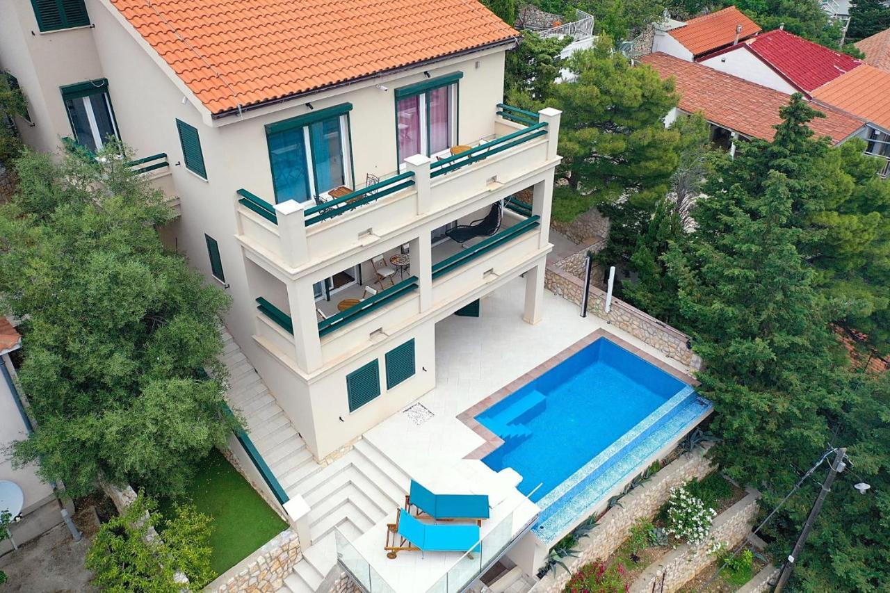 Villa Relax , With Seaview And Two Pools Near Beach 斯塔里格勒 外观 照片