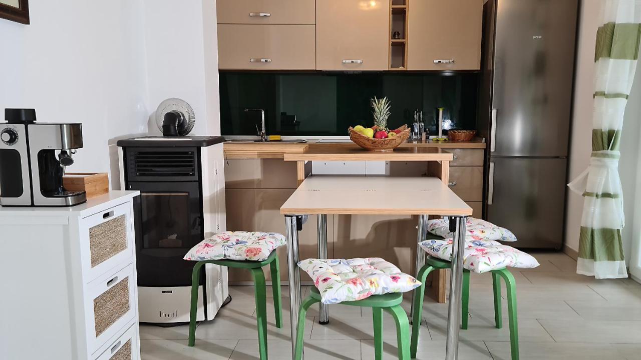 Villa Relax , With Seaview And Two Pools Near Beach 斯塔里格勒 外观 照片